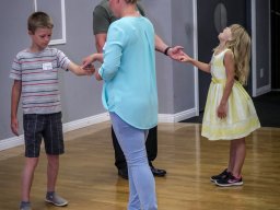 BB 03 TEACHING lLOYDS KIDS